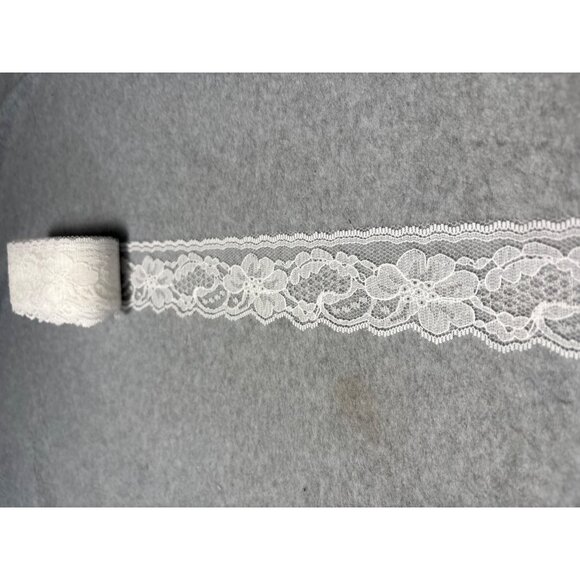 Vintage White Floral Lace Trim 6 Yards + 11" L x 2" W Sewing Craft Supplies - Picture 4 of 4